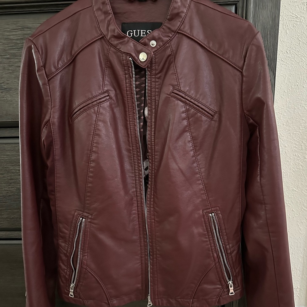 Guess vegan faux leather jacket burgundy size medium EUC